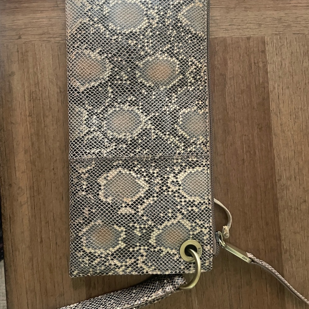 Hobo Brand Vida Wallet - Picture 2 of 3